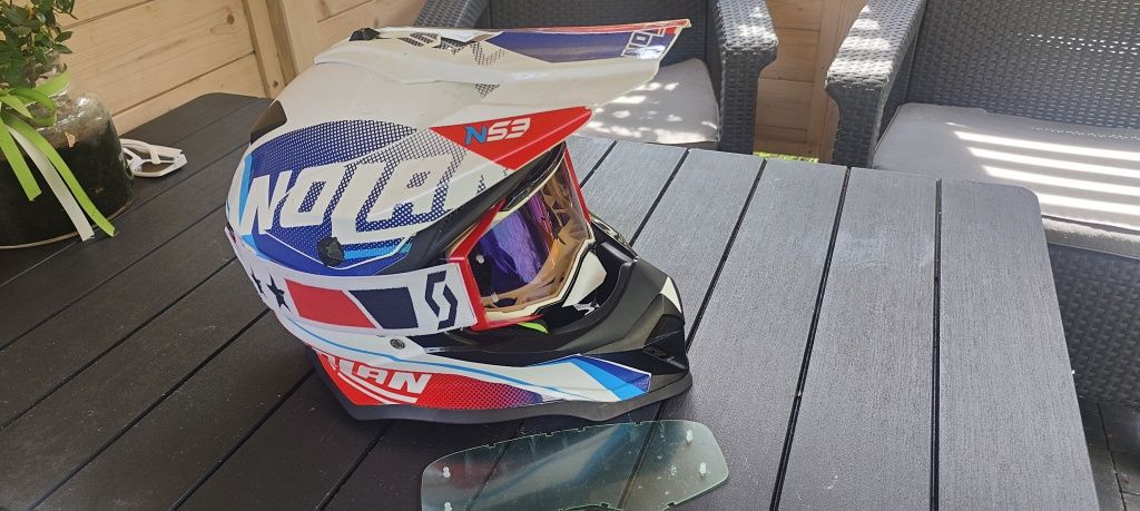 Kask Nolan roz. M + Gogle Scott