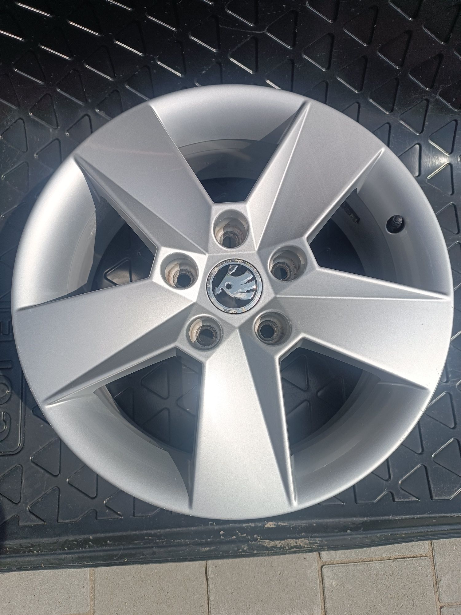 Оригінальні диски Skoda, VW, Audi 5/112 R16