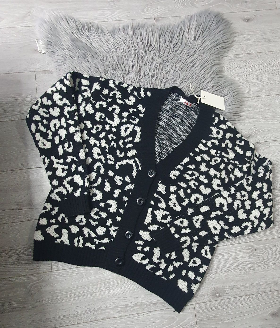 Swetr damski Nowy r.l/xl