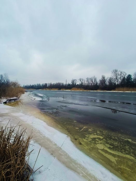 Продам участок в Обуховке со своим берегом в закрытой территории