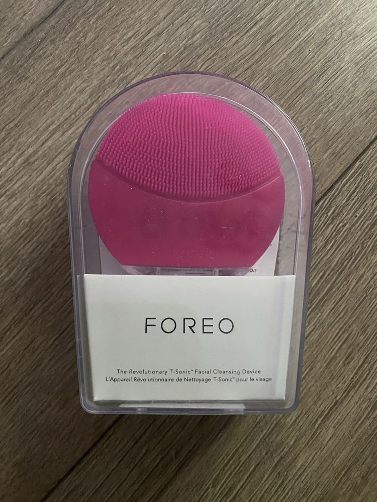 Foreo массажер щетка для лица