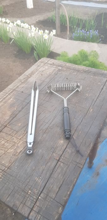 Щетка для чистки решеток, щипцы, шампура, решетка из нержавейки