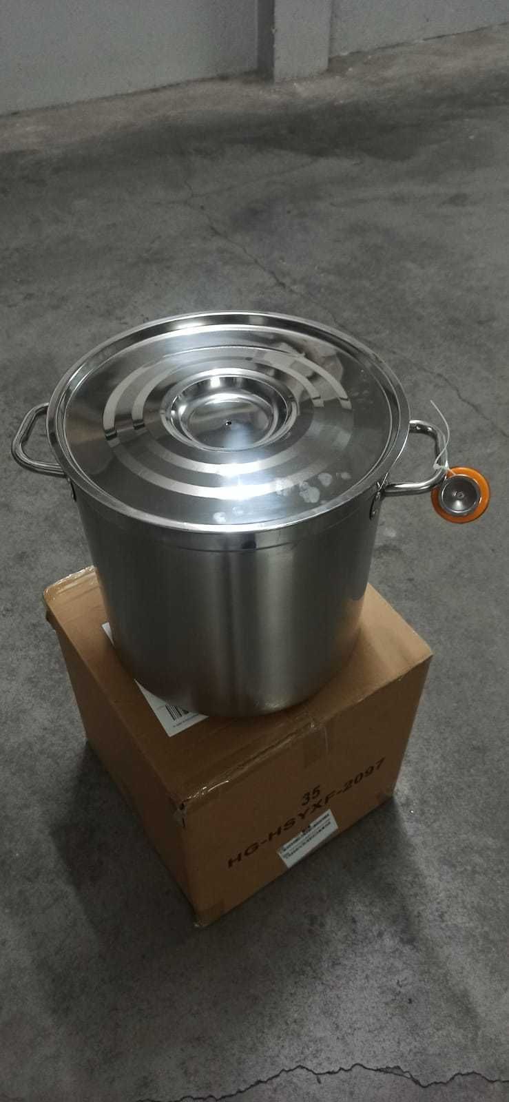 Duas panelas grandes em aço inoxidável 35 L