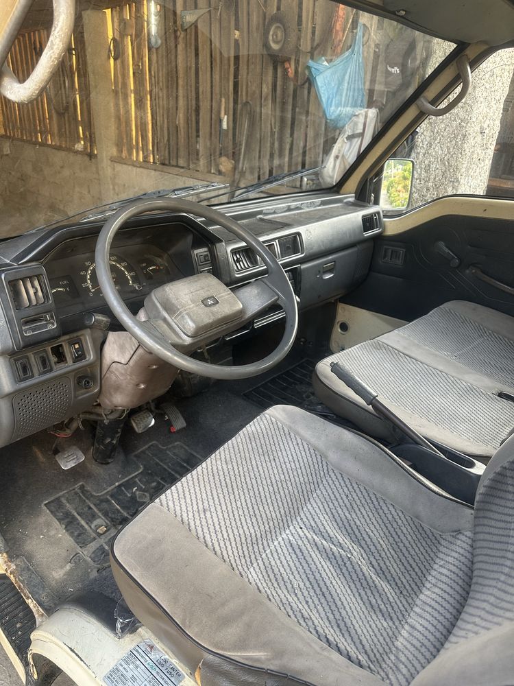 Mitsubishi L300 9 lugares