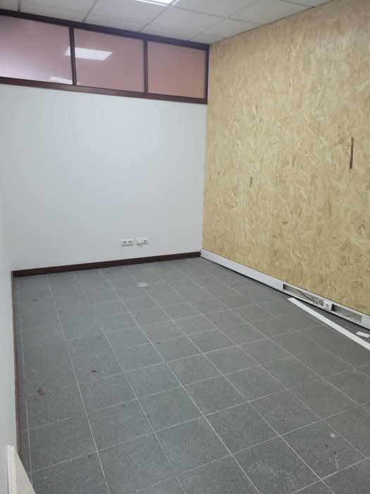 Cedo Espaço Com T2 Quartos e Sala 70M2