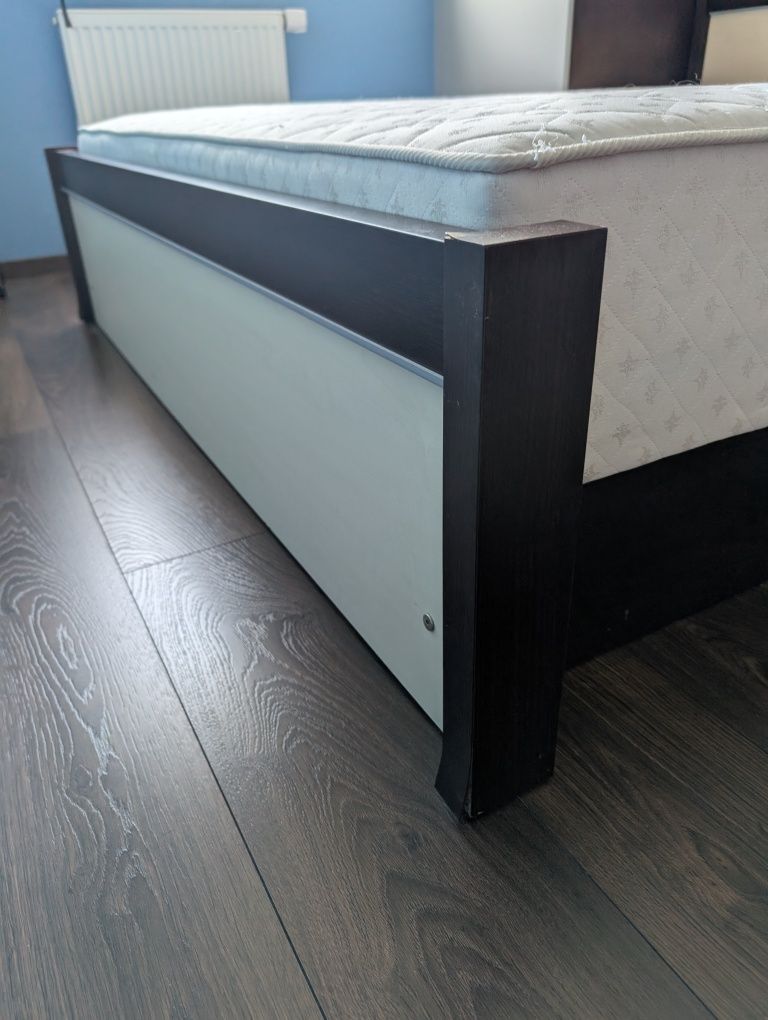 Łóżko ze stelażem i pojemnikiem 160x200