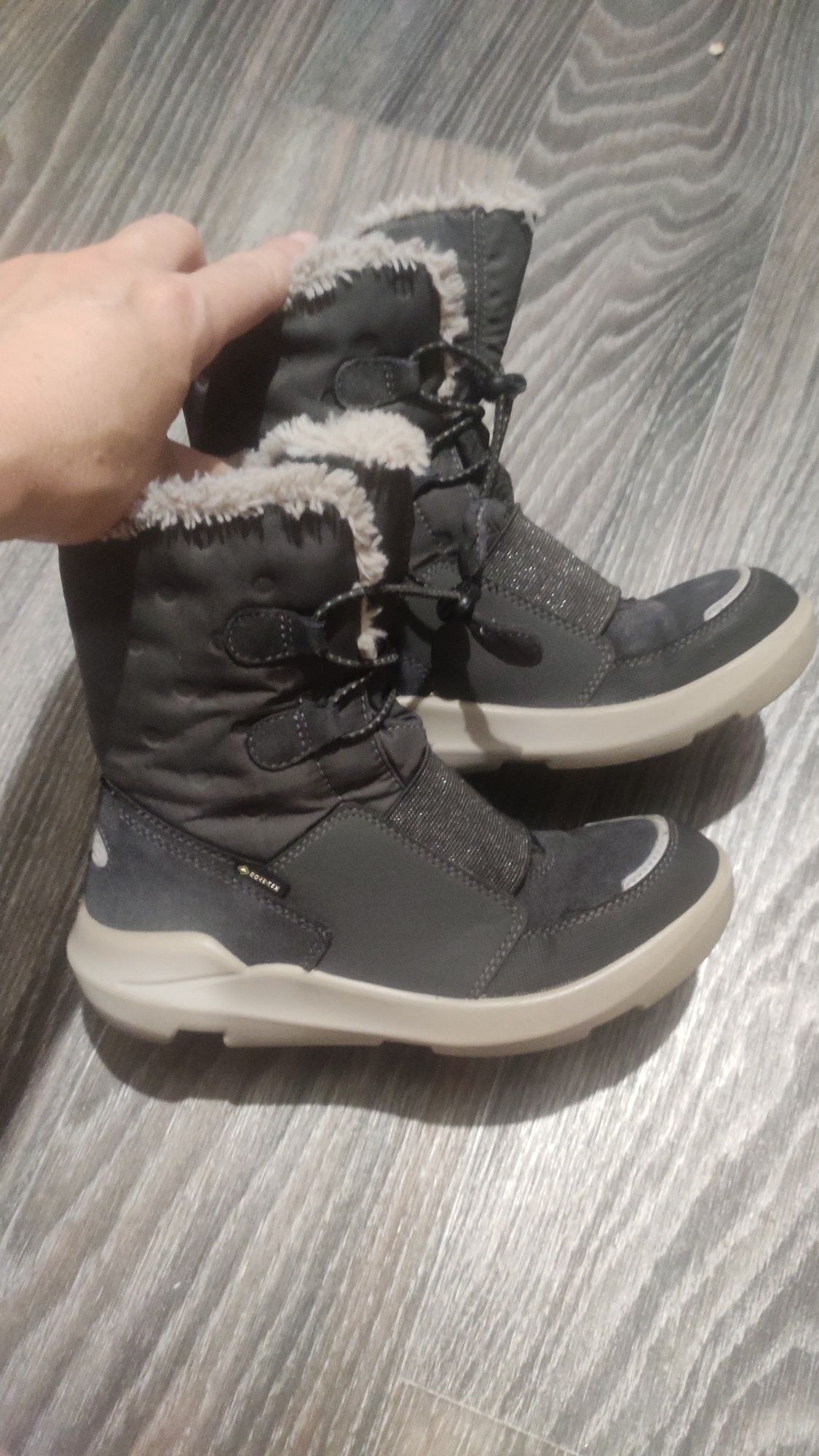 Зимові сапожки, черевики Gore- tex Superfit для дівчинки