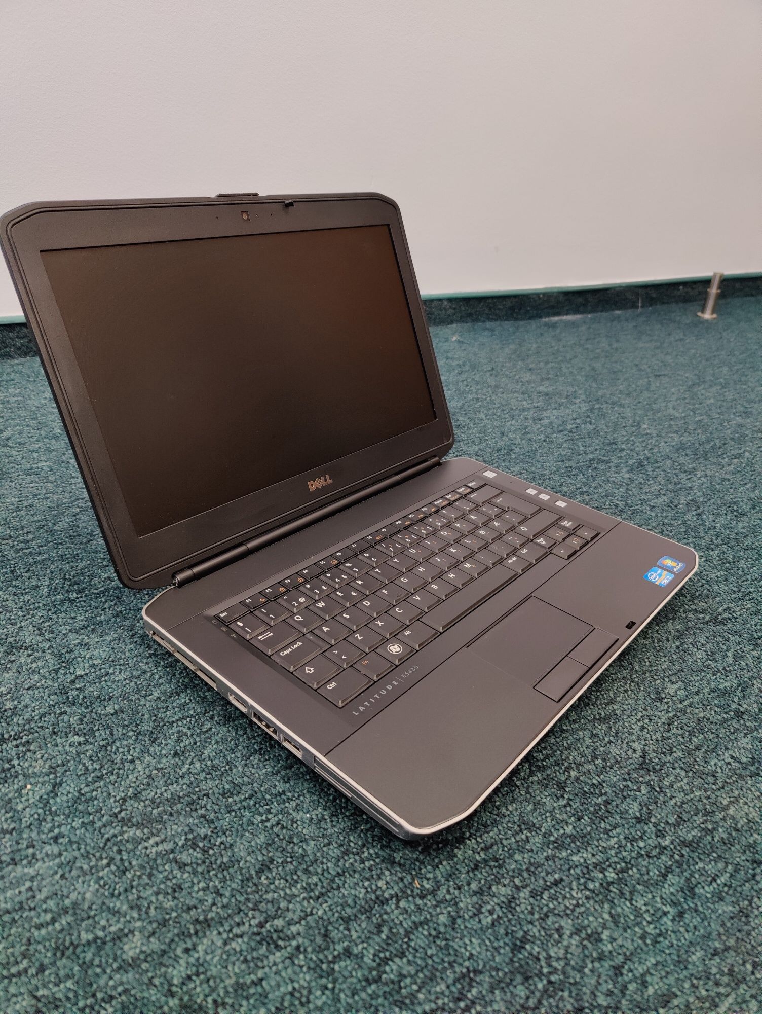 Dell latitude e5430, 8GB RAM, 256SSD, i3 2328m