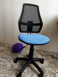 Крісло офісне , синє стан нового