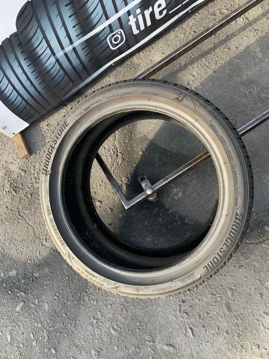 Шини 235/40 R18 пара Bridgestone 6,5-7мм 2022р