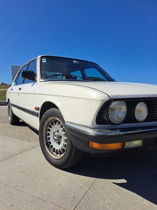 BMW 520i 2.0 (E28)