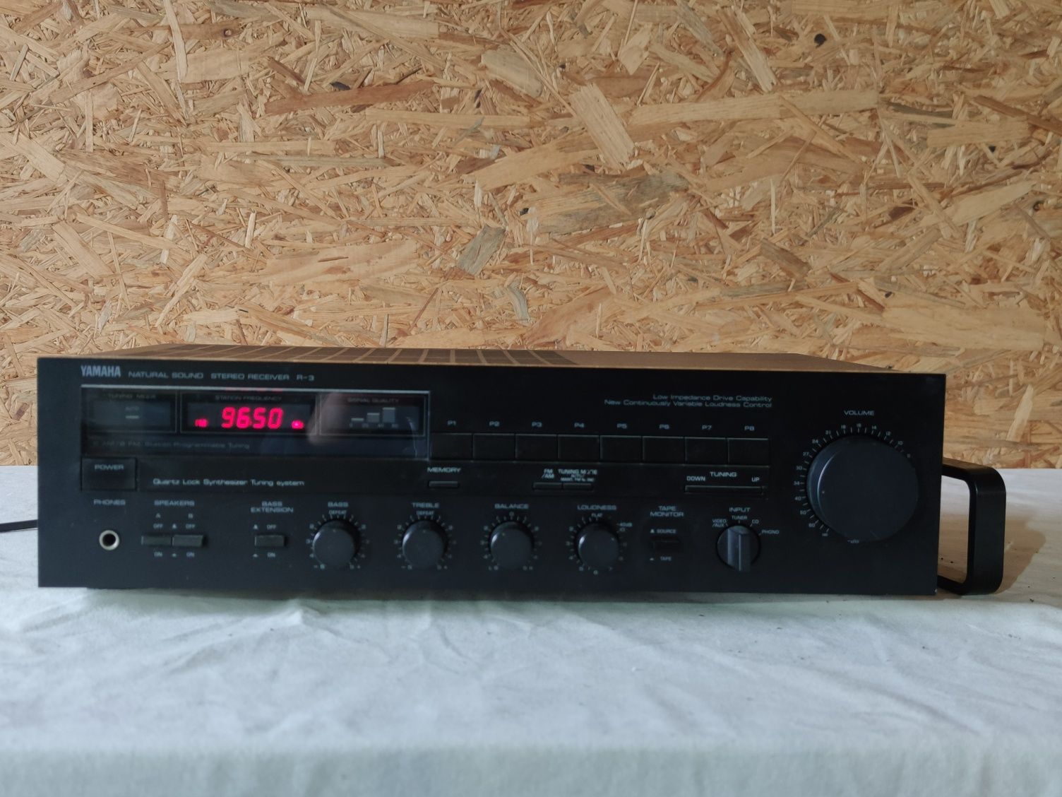 Yamaha R-3 amplituner stereo oldschool retro 1985r