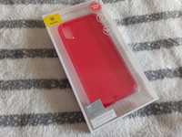 Красный силиконовый чехол на iPhone X/XS