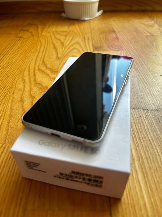 Samsung Galaxy S21 FE 5G 128/6 GB biały – Stan bardzo dobry