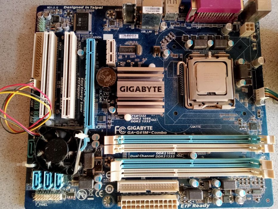 Материнська плата Gigabyte GA-G41M-Combo з процесором Intel Core 2