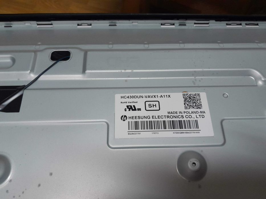 PEÇAS - TV LED 43" - LG 43LJ515V - com Ecrã Partido!!!