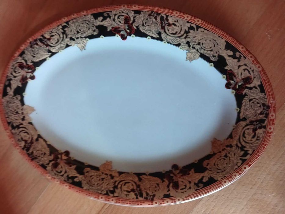 Продається овальна тарілка