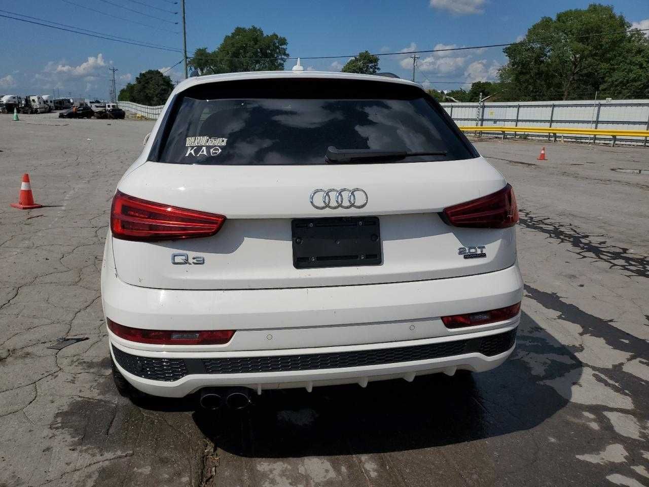 2018 року AUDI Q3 Premium Plus