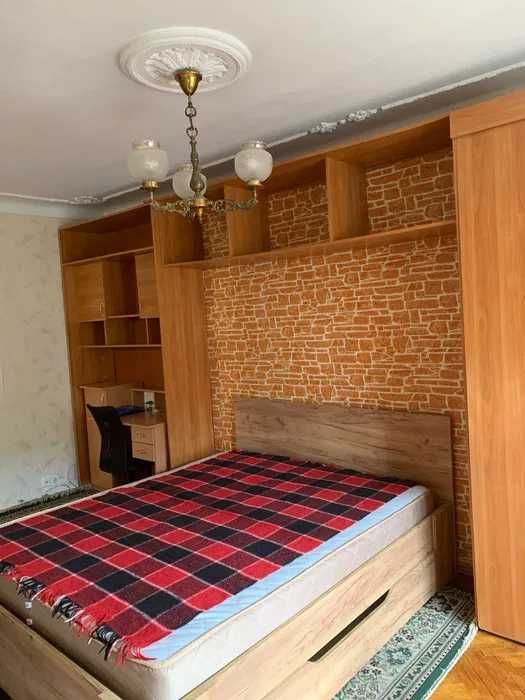 Продам 1-кімнатну гостинку на вул. Тетянівська, 4 — вигідна пропозиція