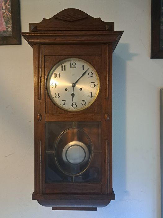 Ładny klasyczny zegar Junghans Wurttemberg