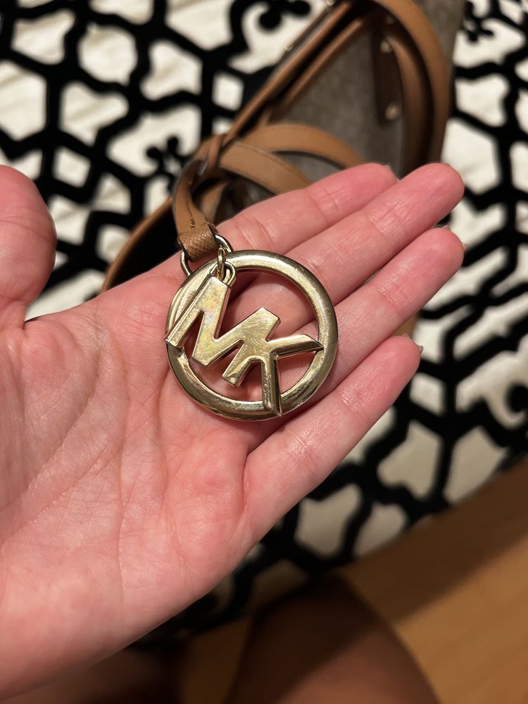 Mala Michael Kors