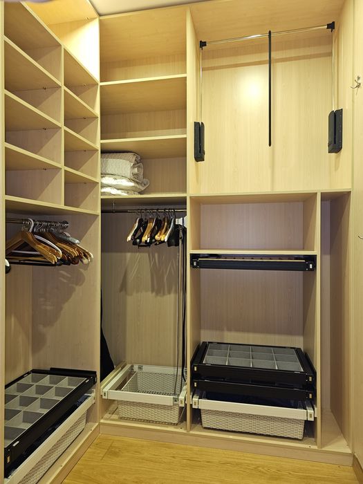 ПРЕСТИЖ ХОЛЛ. ЦЕНТР 4 ком.  210 м.