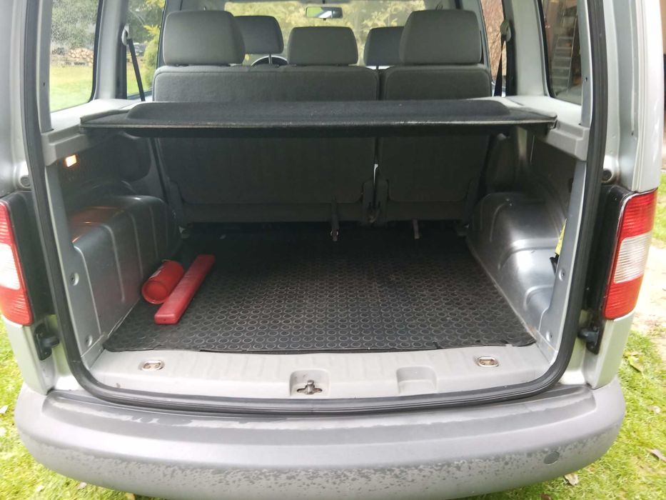 sprzedam samochód  vw Caddy 1,9 tdi 55kw  2010