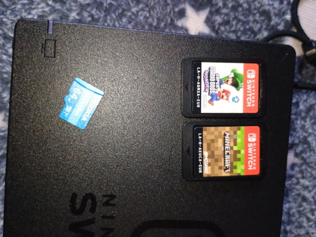 Sprzedam Nintendo Switch V2 z grami!