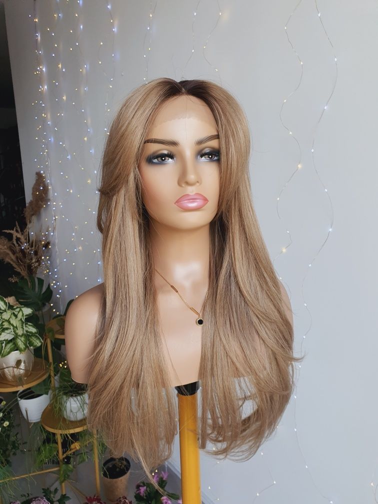 Długa peruka mix blond 3D lace front Kim naturalna fryzura