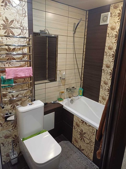 Продам 2-х комнатную квартиру в центре Павло-Кичкаса.