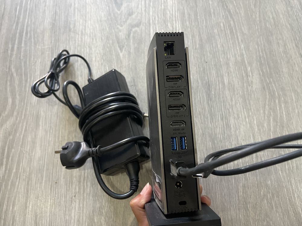 Tunderbolt docking station