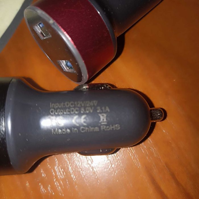 Автомобильное зарядное устройство от прикуривателя USB