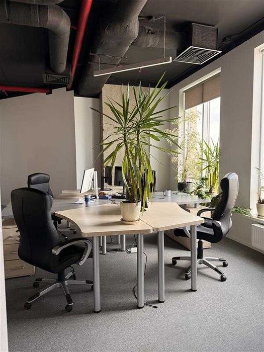 Пропонуємо місця для айтішників у коворкінгу на Подолі у БЦ "Астарта"