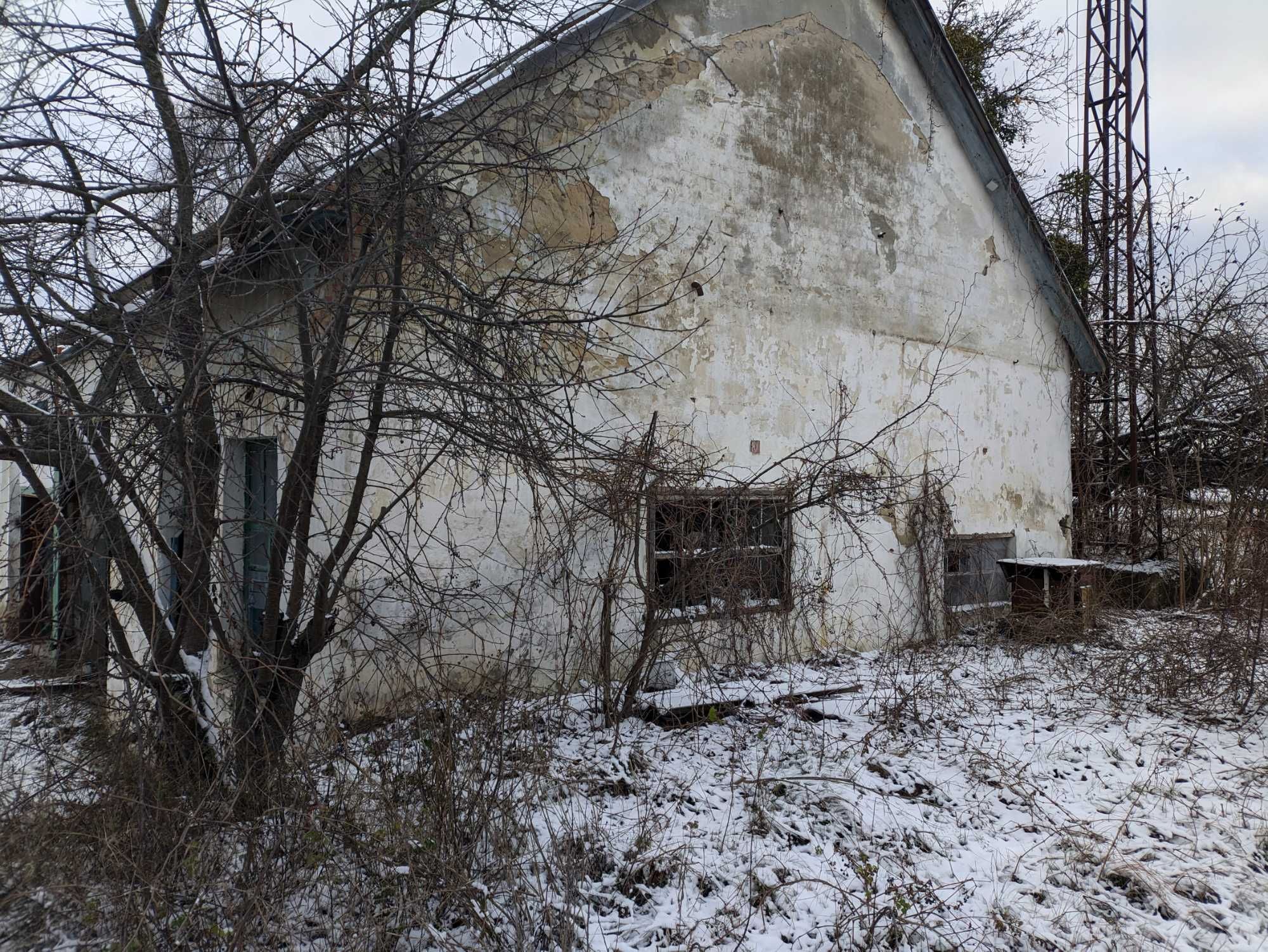 Нежитлова будівля, пожежного депо та прохідної "П" "Р" 110.9 (кв.м)