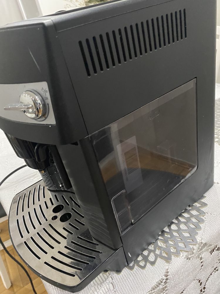 Ekspres DeLonghi Magnifica ESAM 3000.B