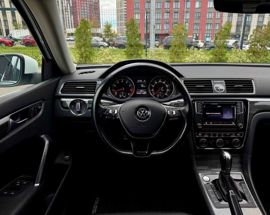 Volkswagen Passat SE