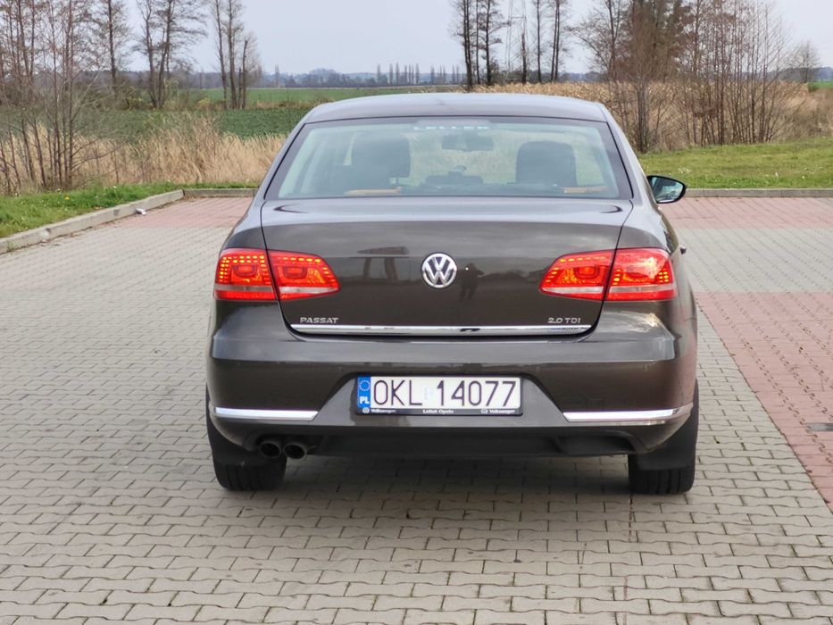 VW Passat B7 2.0 TDI biksenon, led, navi, kamera cofania. Super stan.