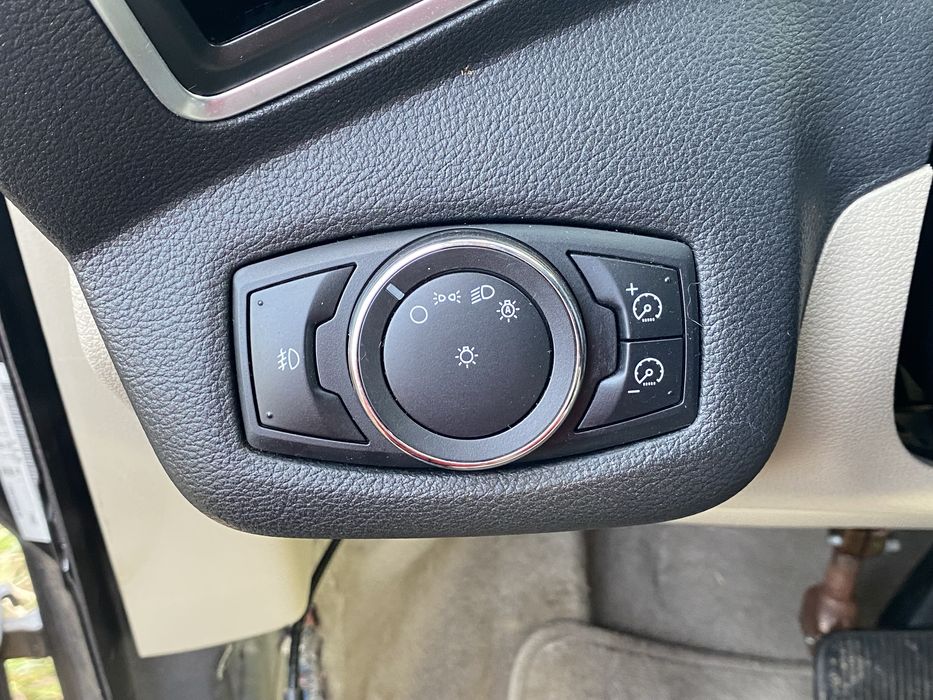 Двері передні задні права ліва Ford C-Max 11-18 форд с макс мк2
