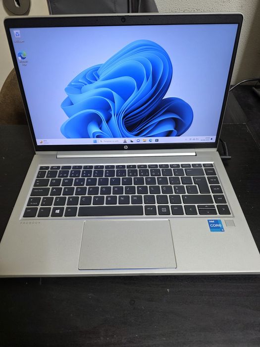 Hp 440 g8 , i5 , 8gb ram , 256gb ssd