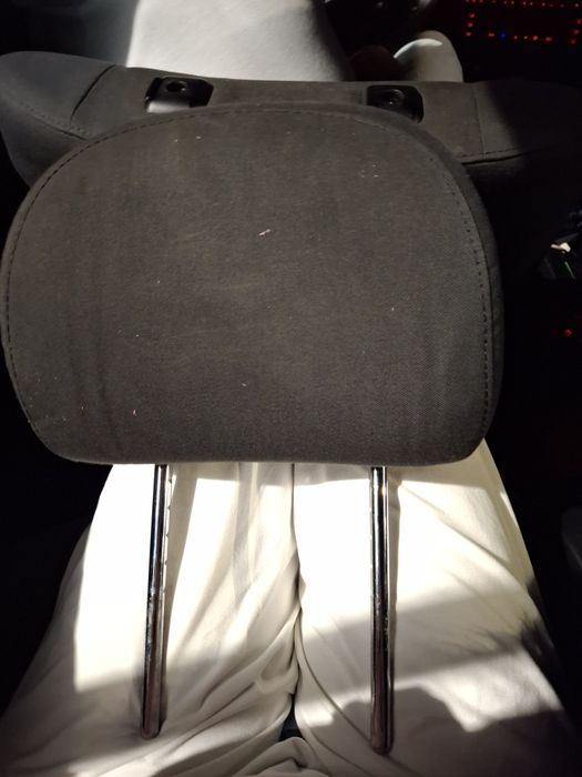 Zagłówek do samochodu