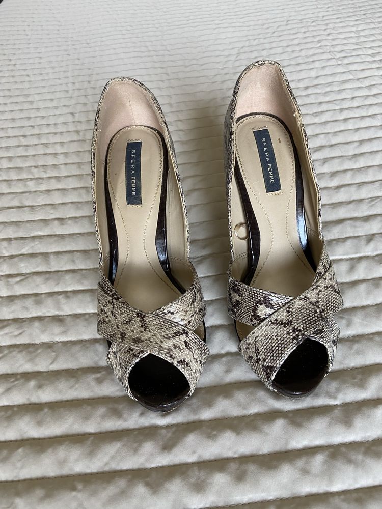 Sapatos de salto, nº 37 da Sfera femme