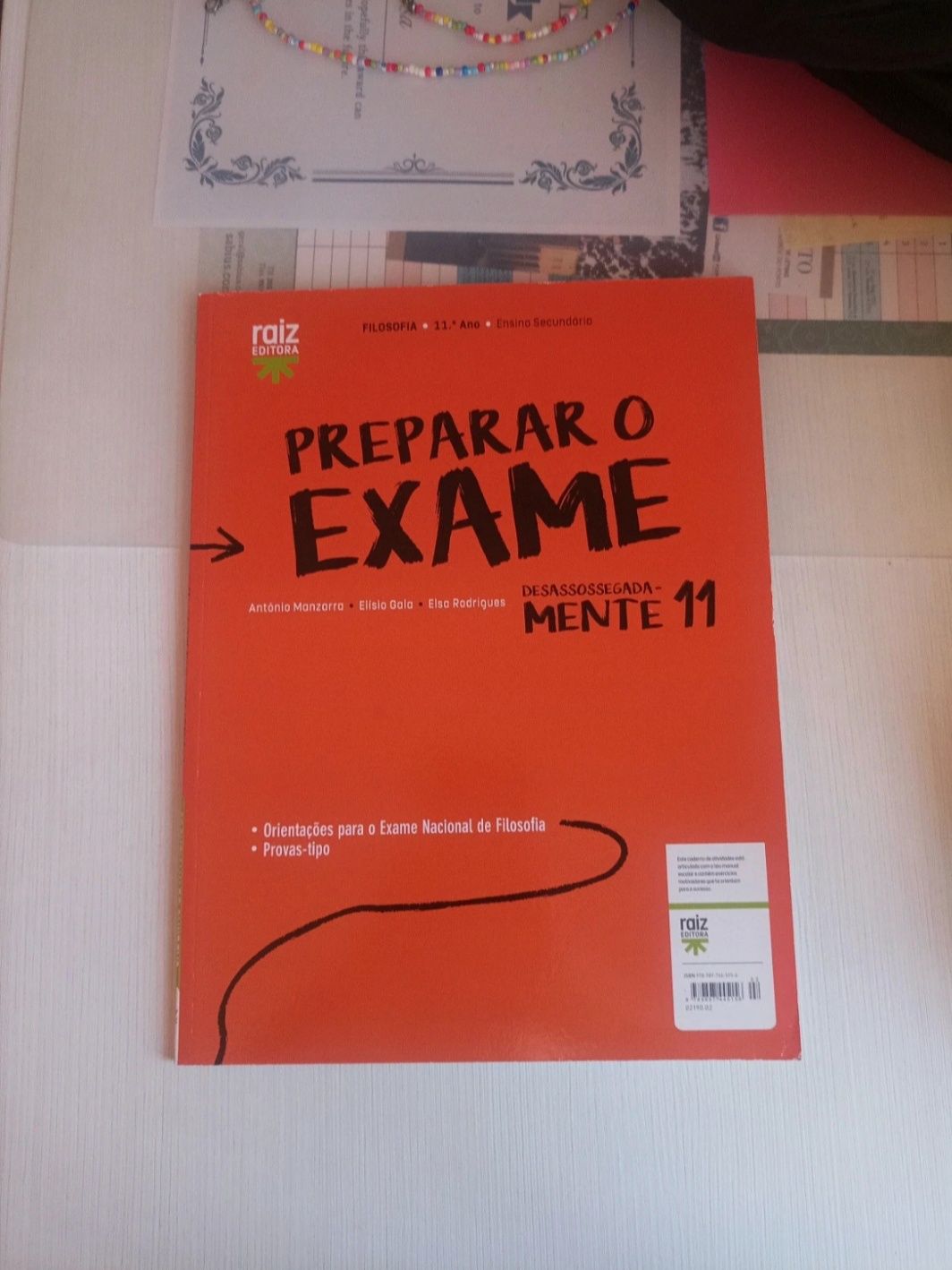 Caderno de atividades Filosofia "Desassossegada-Mente" 11° ano