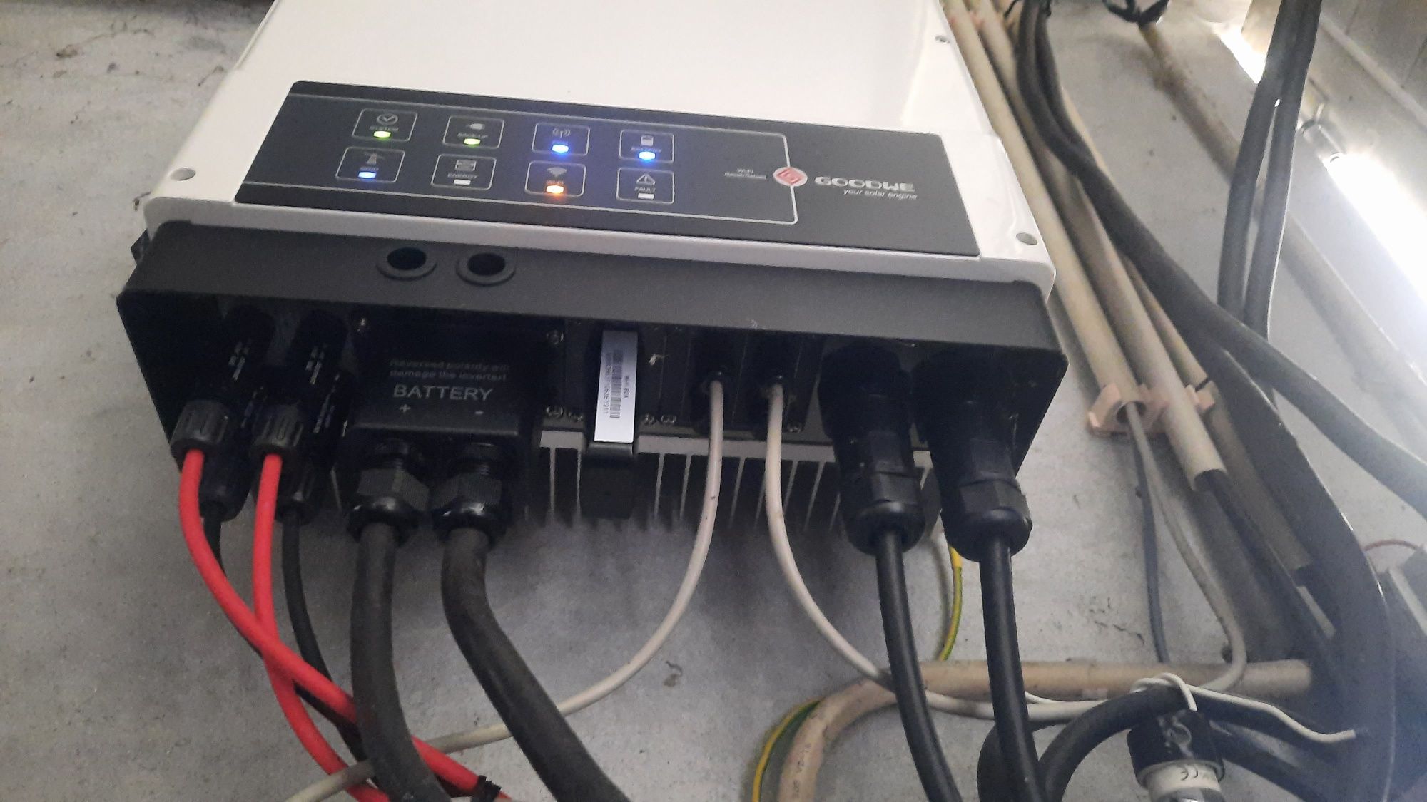 Inverssor solar goodwe3648