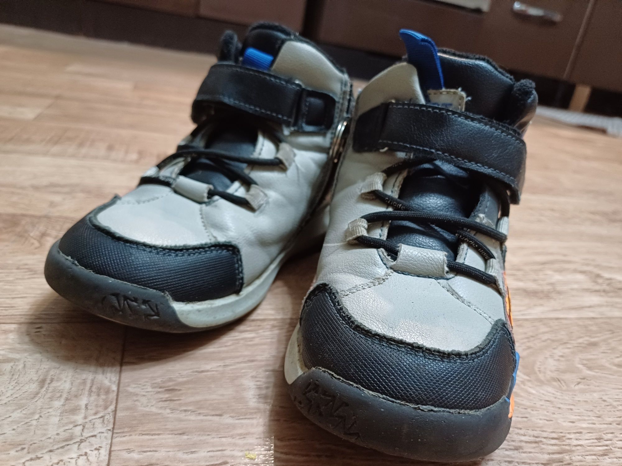 Чобітки чоботи кросівки утеплені дитячі 29 розмір