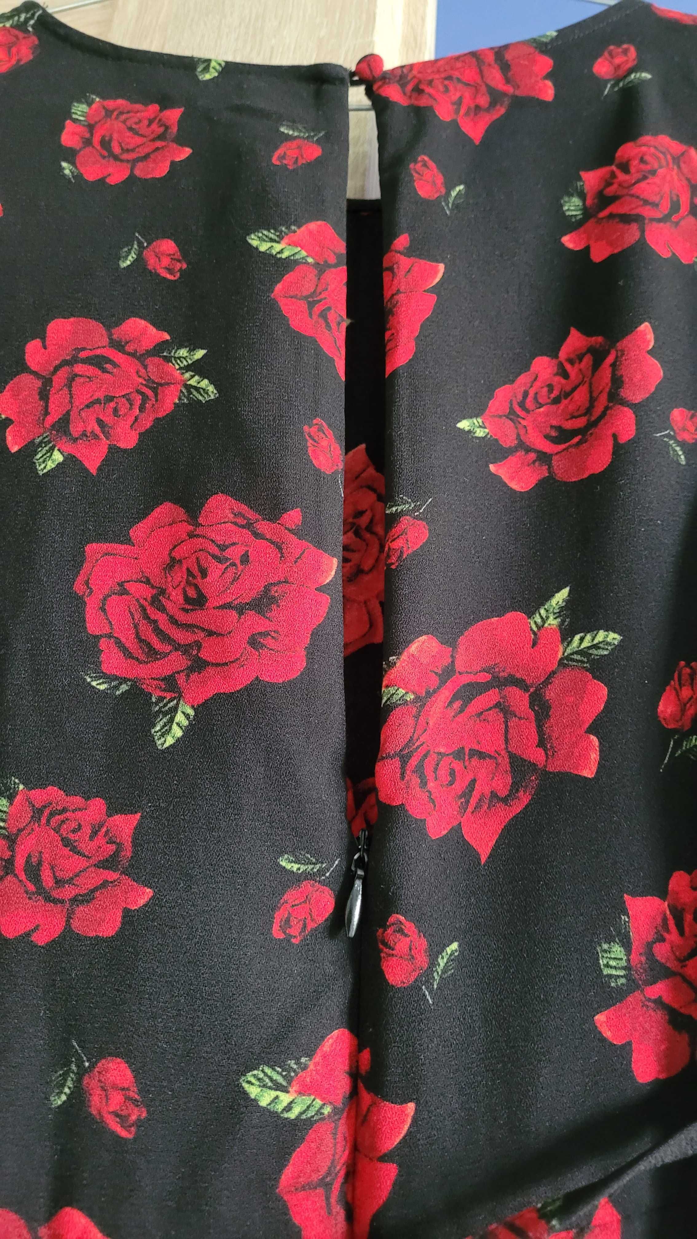 Długa sukienka w róże New Look 34