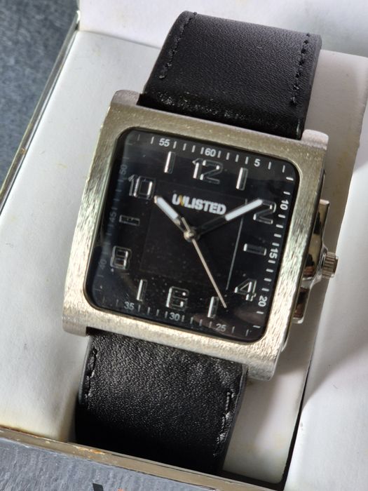 Relógio Novo em Aço escovado