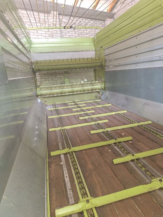 Przyczepa samozbierająca Claas Sprint 335S