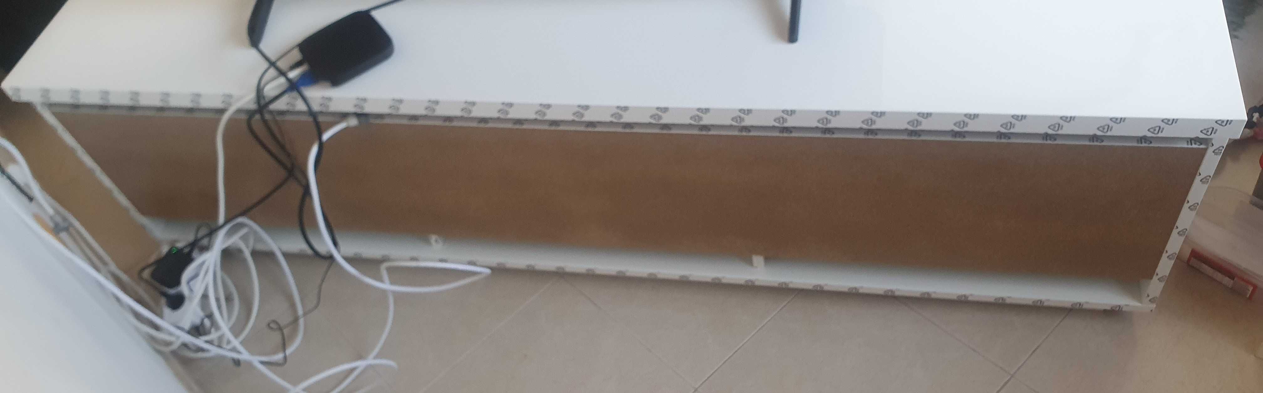 Móvel de TV praticamente novo