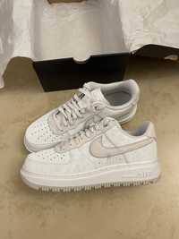 Кроссовки Nike Air Force 1 Low Luxe Triple White Gore-Tex Оригинал