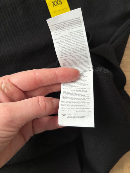 Nowy Prążkowy T-shirt